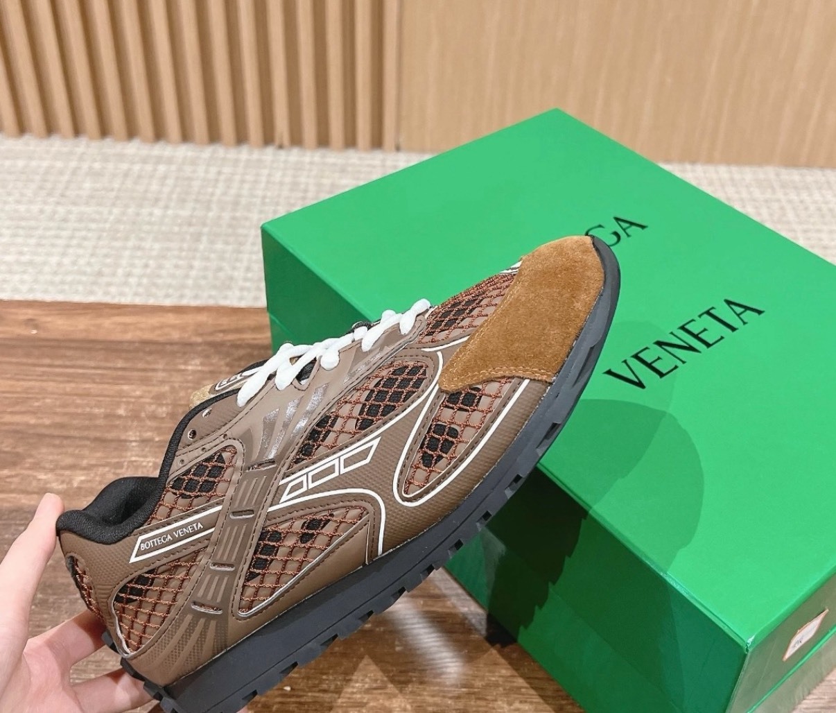 Bottega Veneta Orbit 圓頭系帶 跑鞋 男款 棕色 葆蝶家 葆蝶家 BV Orbit 男款跑鞋 圓頭系帶 低幫休閒鞋 時尚潮流  義大利精品