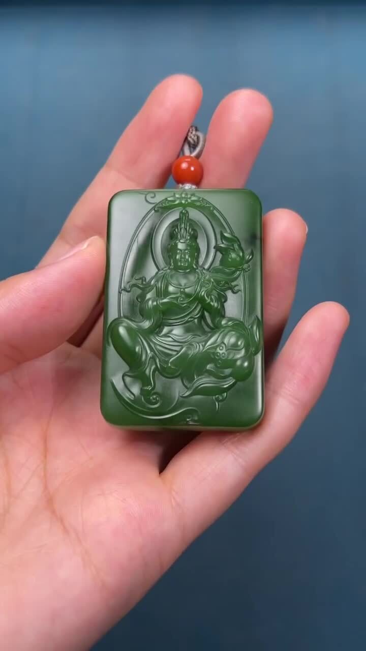 529236 和田玉俄碧菠菜綠掛件