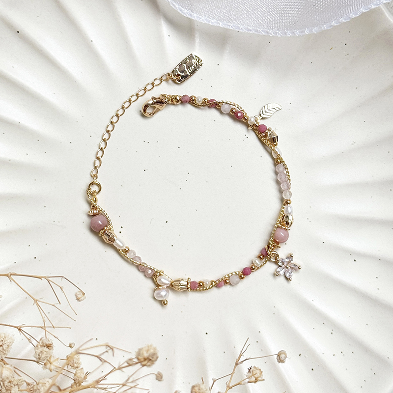 生日花 • 陸月伍 • 犬薔薇 – 紅紋石 – 手鍊