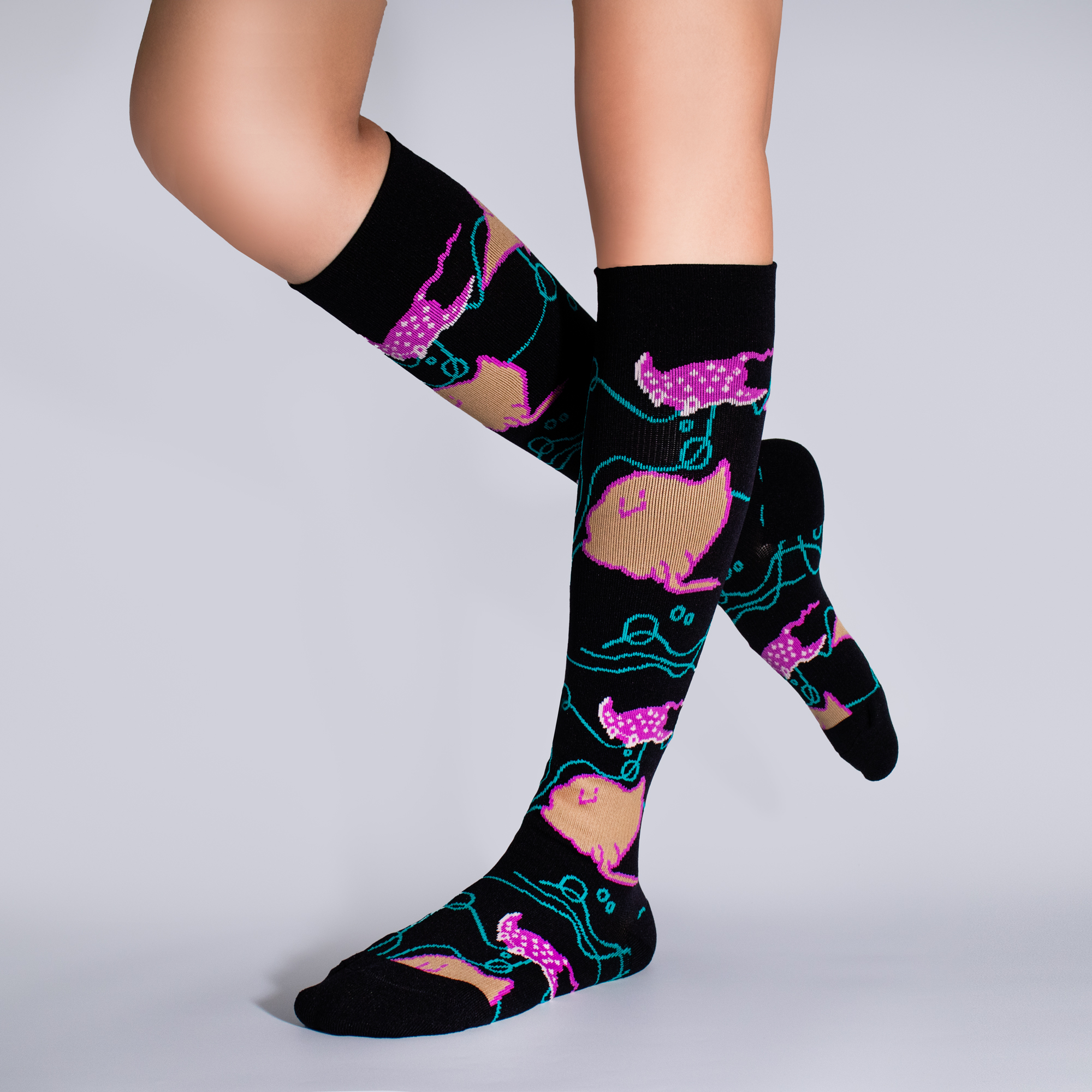 魔鬼魚｜午夜魟舞【夜色黑】｜經典設計師款．壓力及膝襪