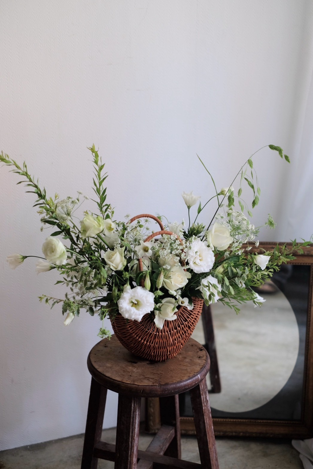 白綠色系花園感提籃花