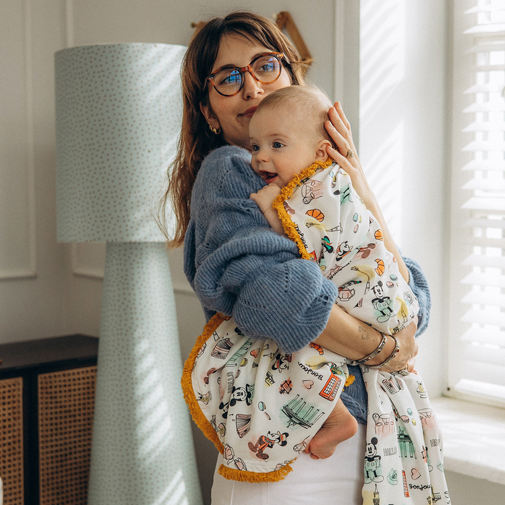 La Millou波蘭 竹纖涼感巾加大款圓形流蘇｜抗菌包巾｜米奇系列_嚮旅行篇