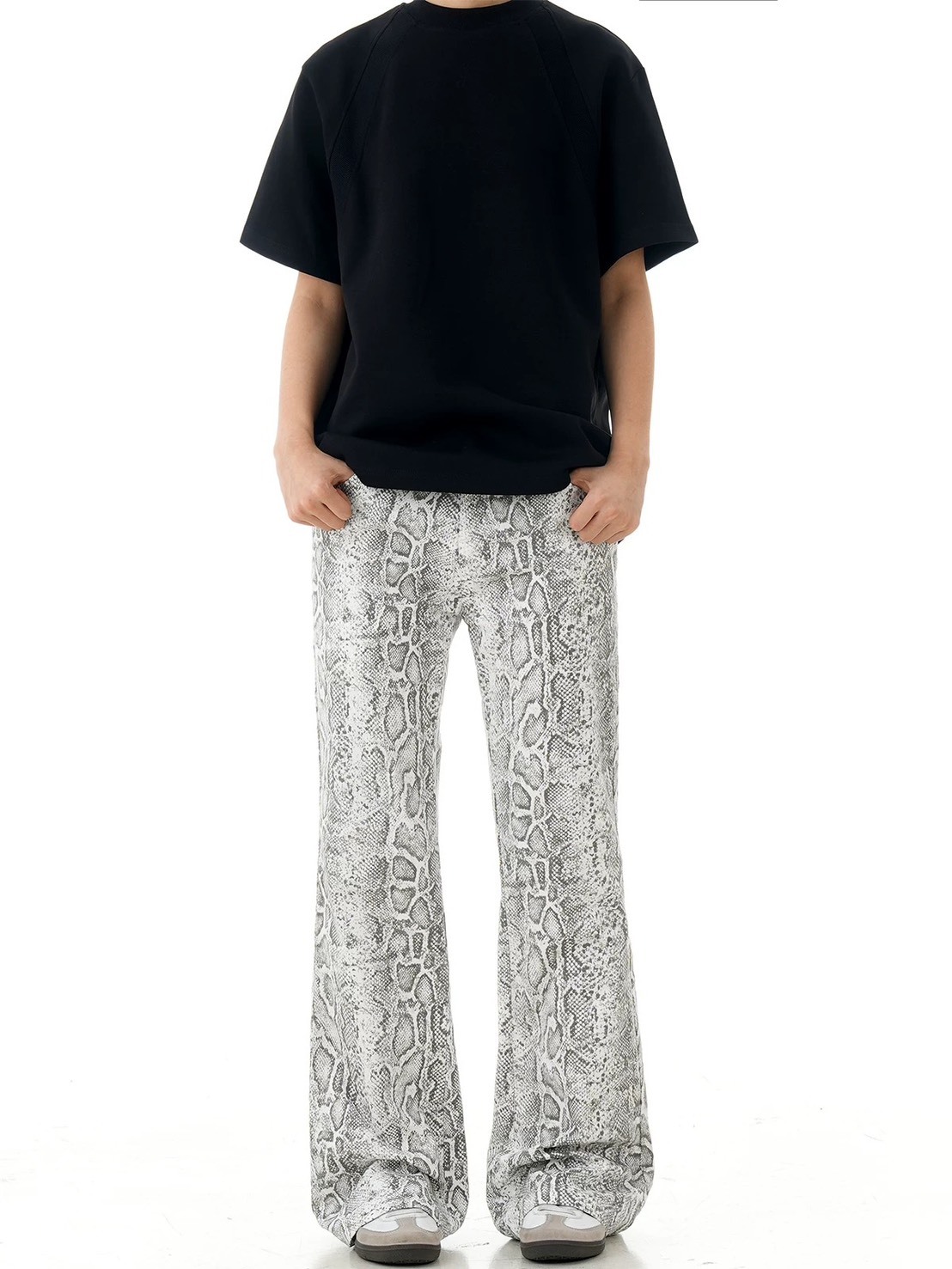 【6月新品 預購】復古 蟒蛇紋 微喇 牛仔褲 11KN-CN6685