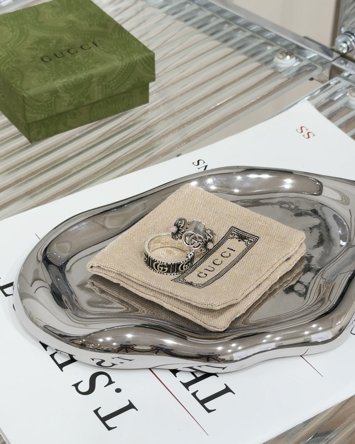 GUCCI｜小花粉戒指 男女同款