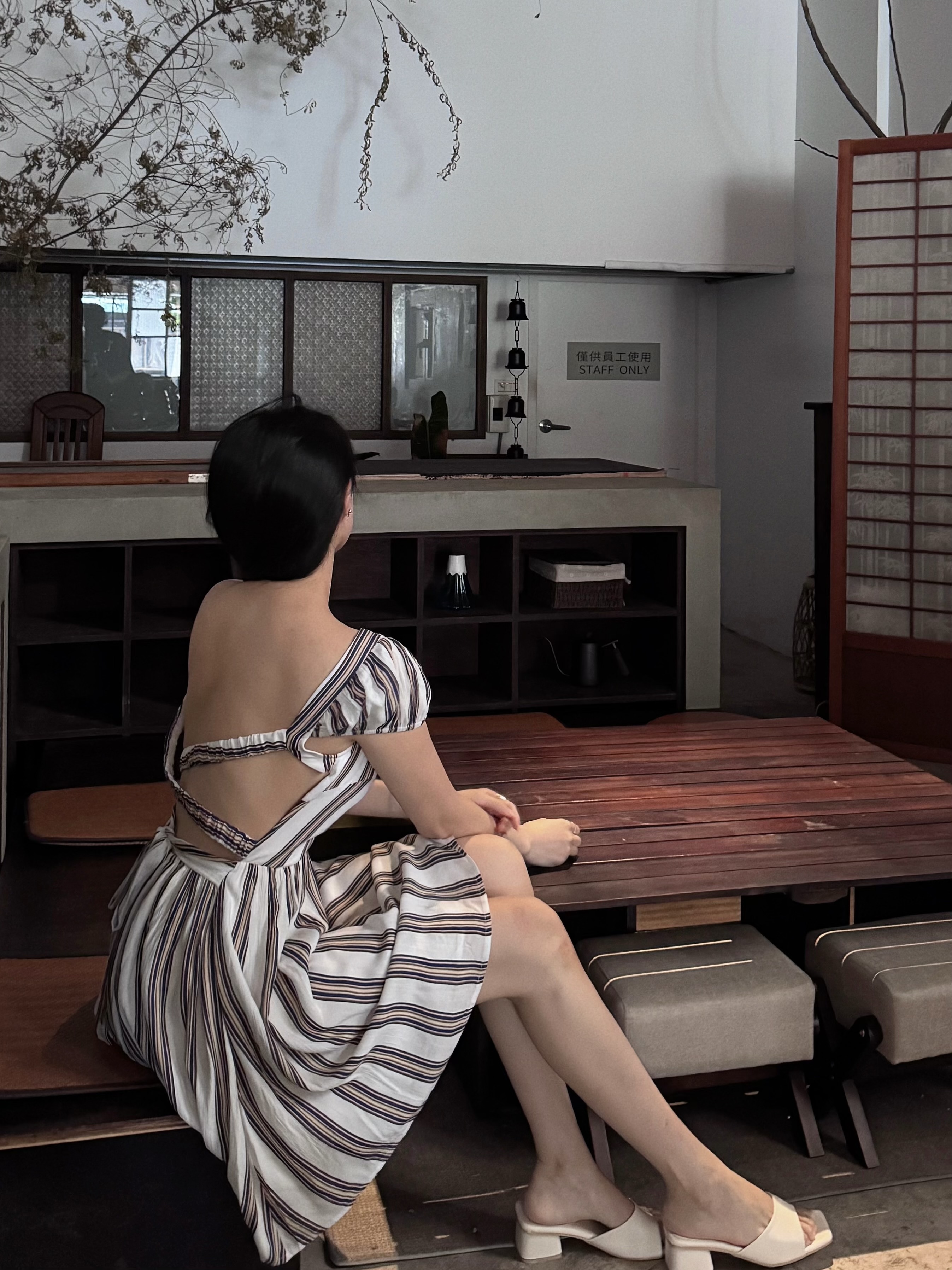 Halcyon 寧靜時光 交叉露背綁帶洋裝