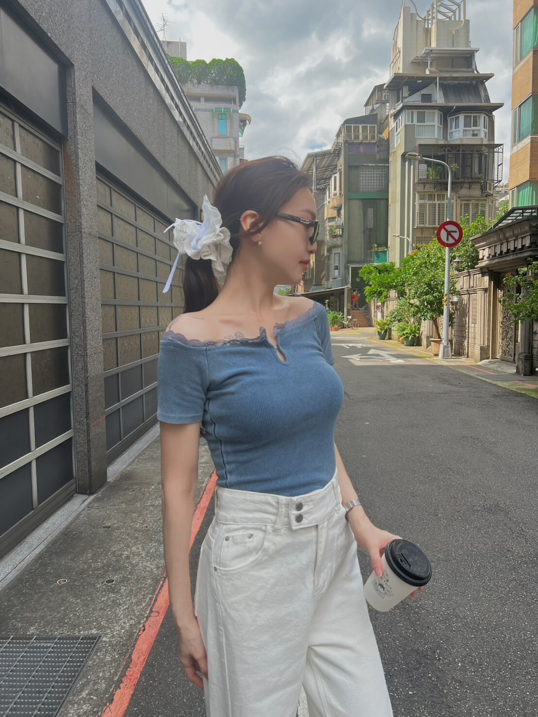 蕾絲邊一字領上衣/二色