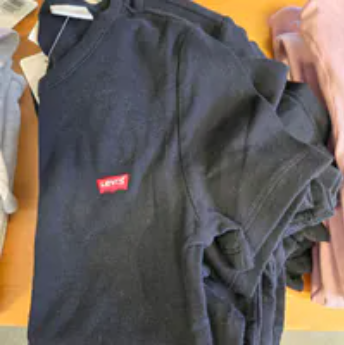 [S] LEVIS BLACK HAYES TSHIRT, 001J30007-BLACK (SLE51)