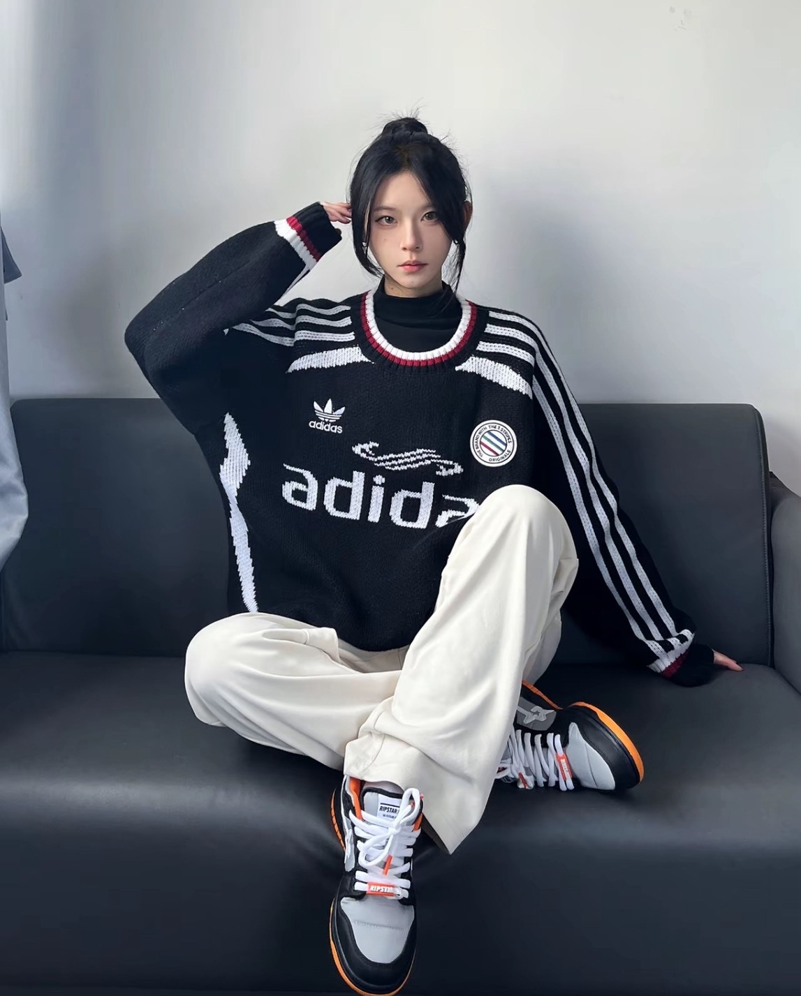 adidas三葉草 ADICOLOR ADC FW24 圓領針織衫 男女同款 黑色 秋冬款 長袖上衣 休閒百搭 明星同款 Jun25