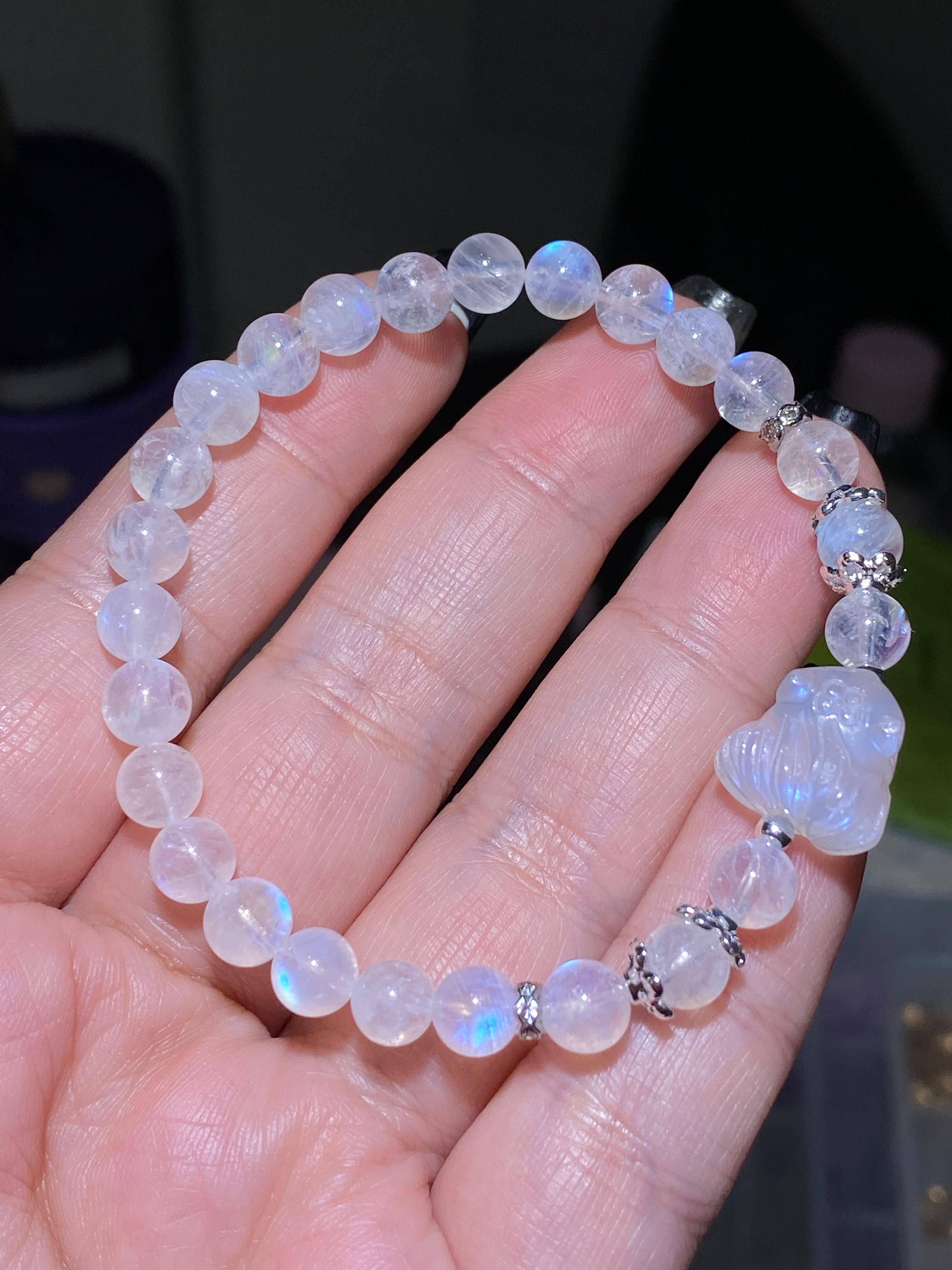 6.3-6.7MM藍光月亮趴趴九尾狐手串