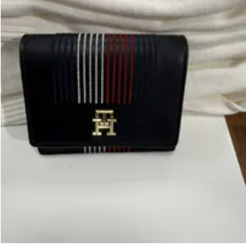 [S] TOMMY HILFIGER NAVY XW05526-400 MONOGRAM TRIFOLD WALLET, 198296021783 (STH1357)