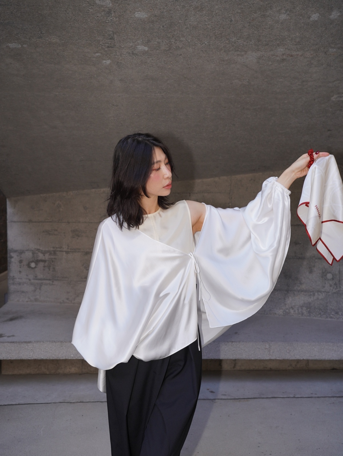 HANAA 新款6A级16姆米珠光感真絲系帶開衫斗篷