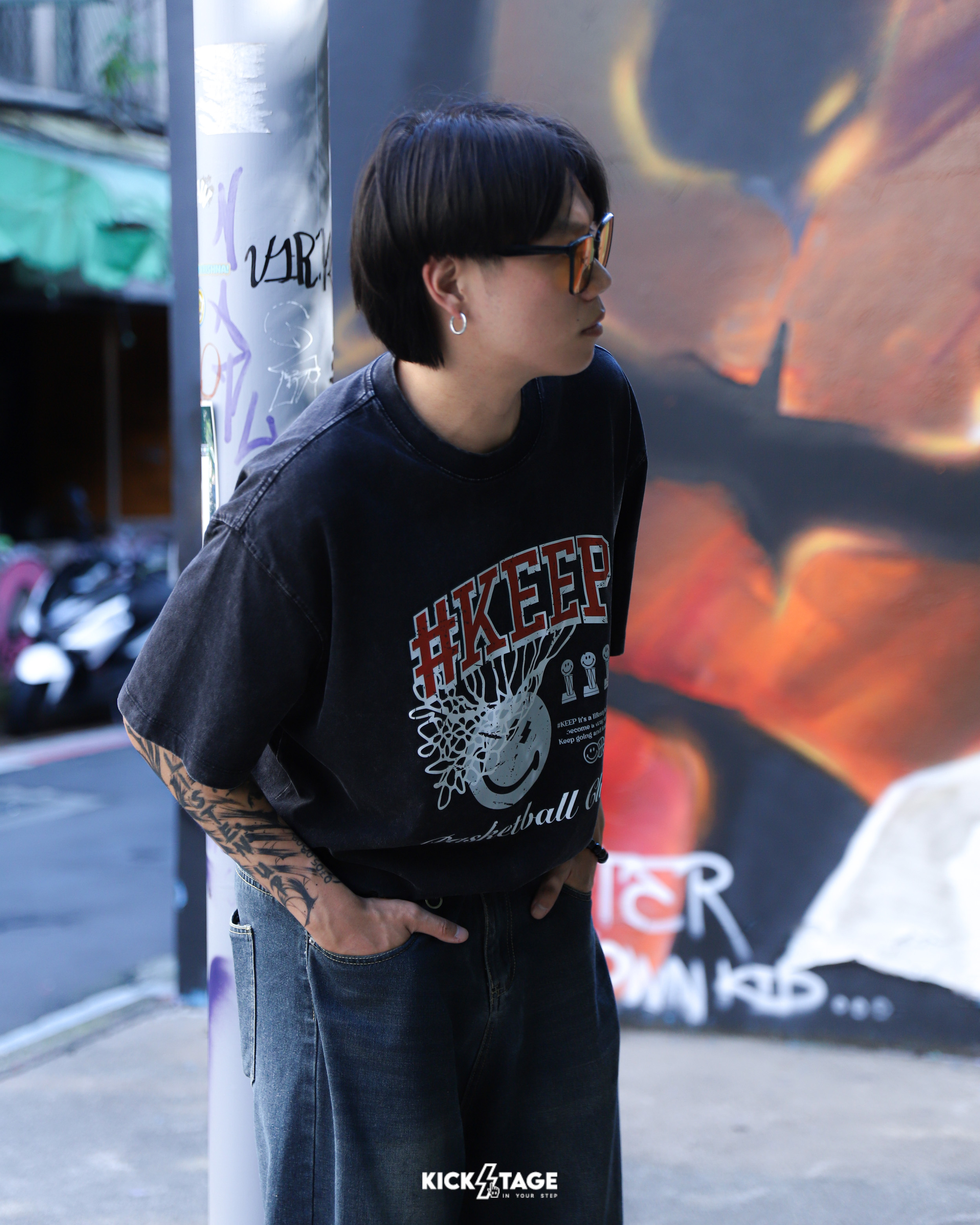 #KEEP BASKETBALL CLUB TEE 水洗黑 印花 投籃 休閒 冠軍俱樂部 水洗 短T 【KS295-BK】