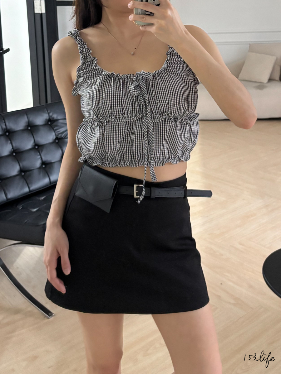 |現貨|度假甜美木耳邊細格彈力背心(2色)