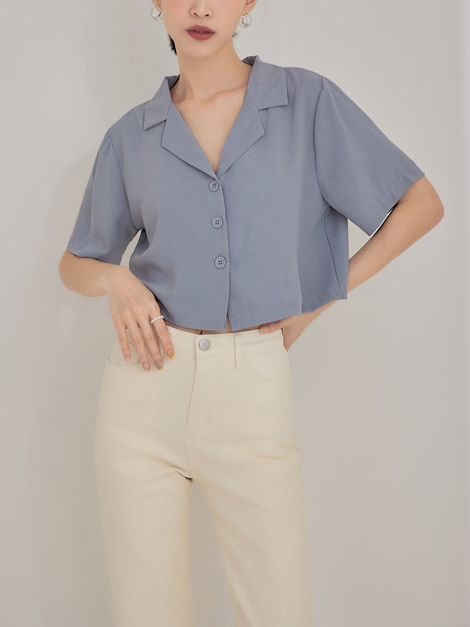 ➤翻領排釦衫