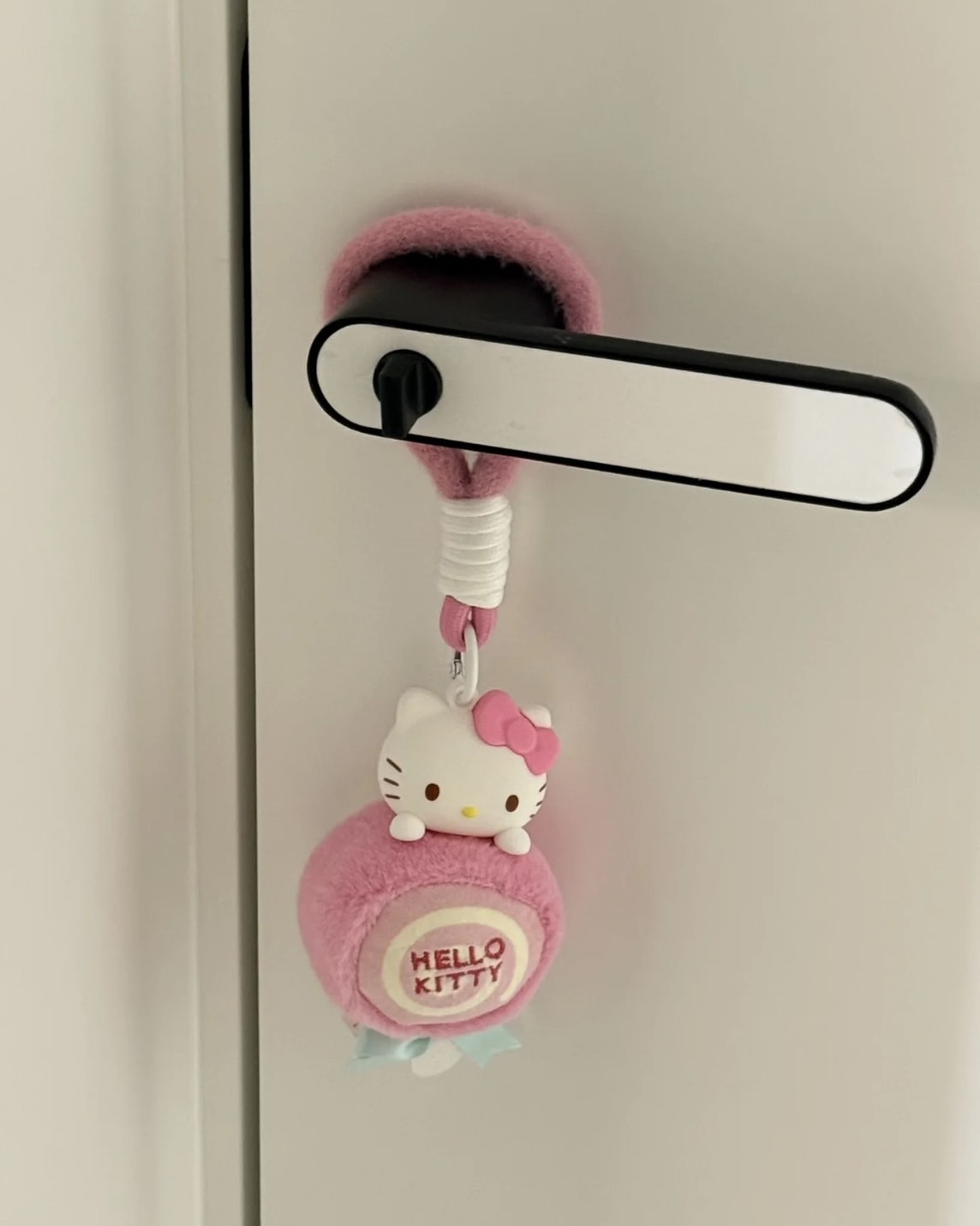 <現貨><會香香的>MINISO Hello Kitty kitty貓 甜蜜 毛絨 香氛 掛飾 盲盒