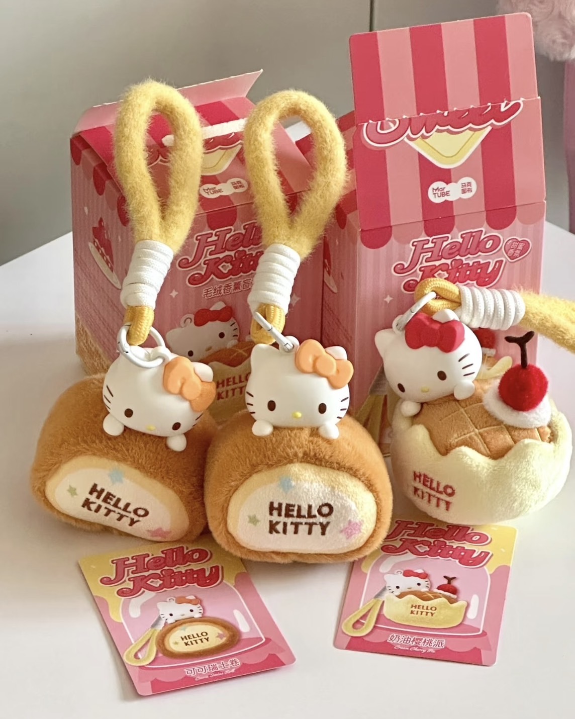 <現貨><會香香的>MINISO Hello Kitty kitty貓 甜蜜 毛絨 香氛 掛飾 盲盒