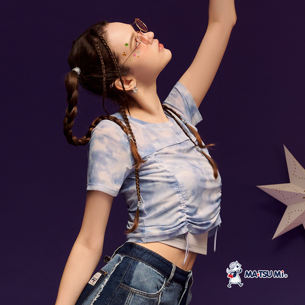 MA‧TSU Mi 水墨暈染抽繩設計透膚彈性上衣(水藍)