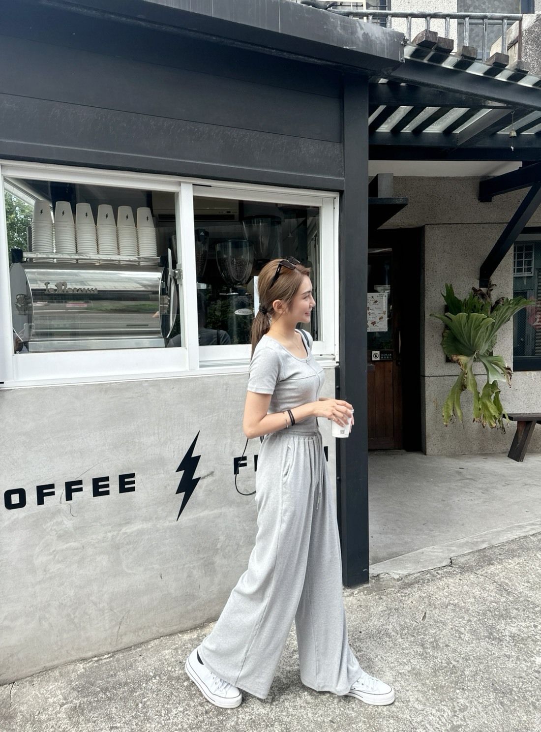 ［預購］💛06.11春夏新品］♥️闆娘命定款］🇰🇷正韓圓領雙頭拉鍊上衣外套+鬆緊腰透氣棉寬褲套裝（兩色/可分開購買）