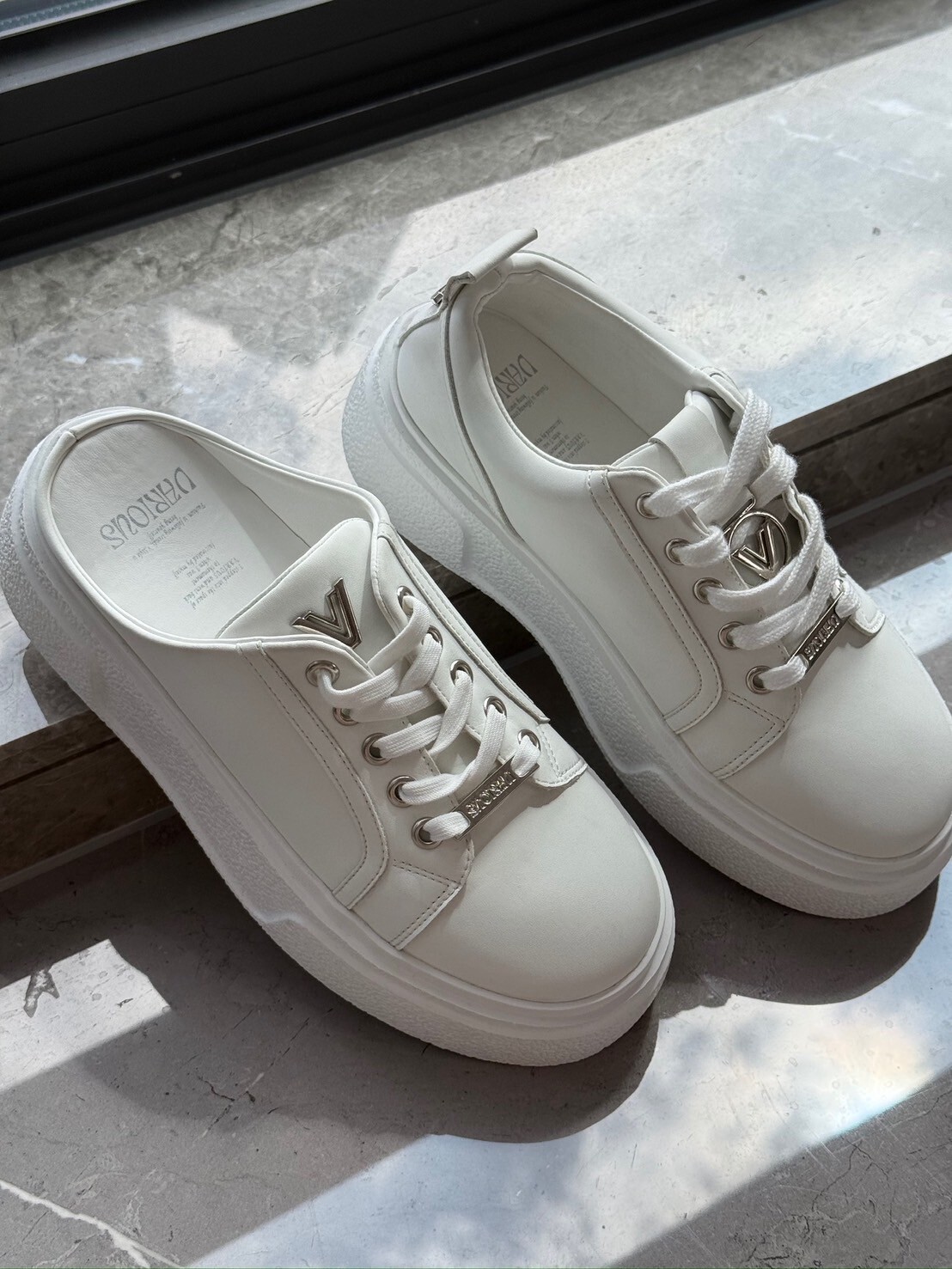 經典升級重現二代小白鞋系列