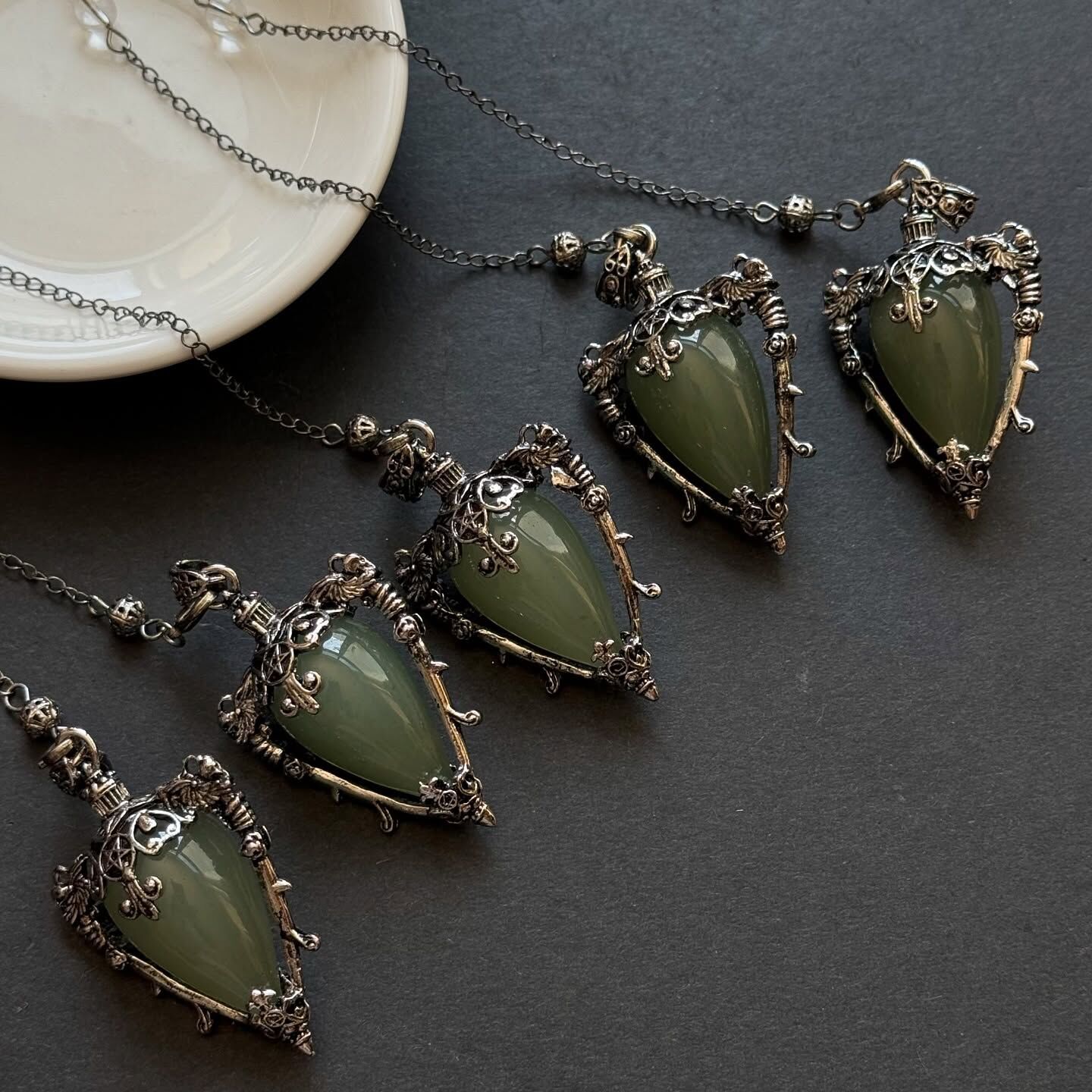 [原石] 東菱玉 水晶靈擺（也可以作為項鍊）