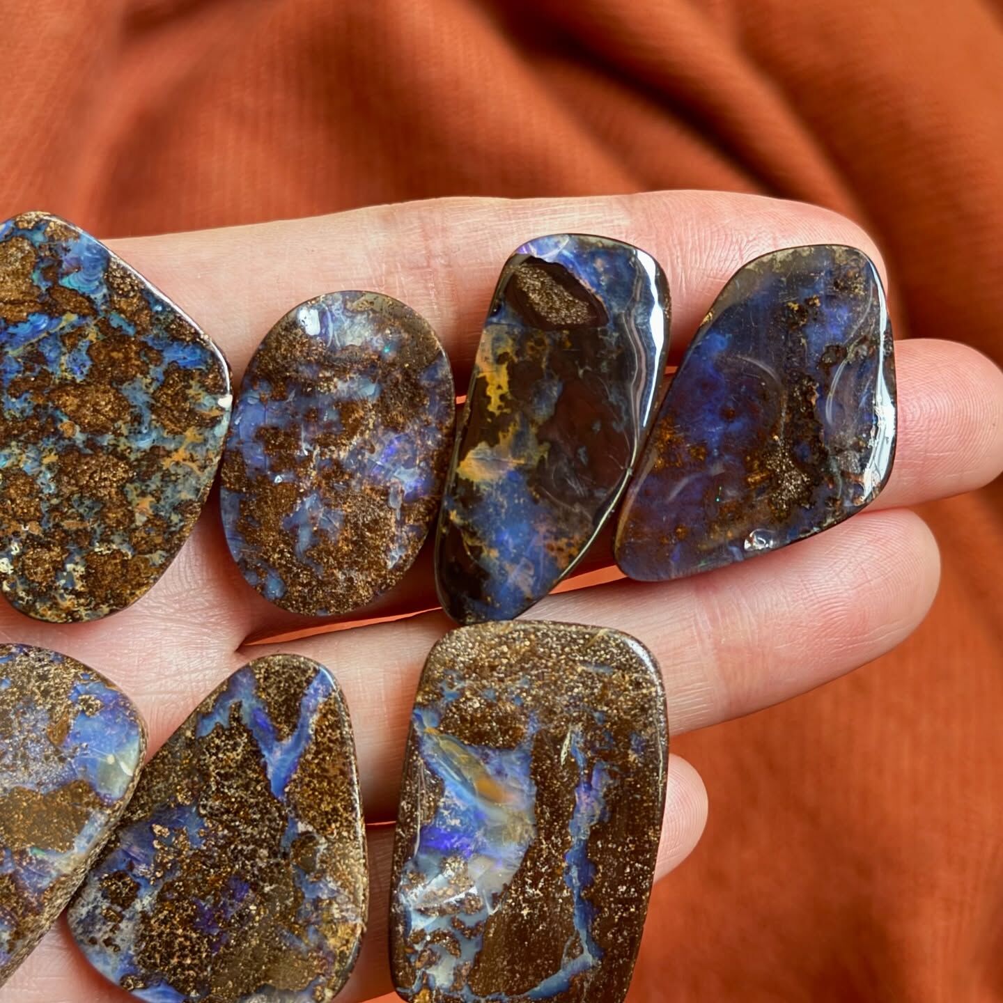 [原石] 澳洲礫背蛋白石 普通等級