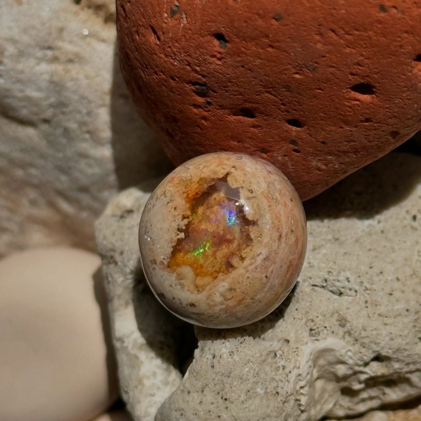 [原石] 墨西哥火蛋白石