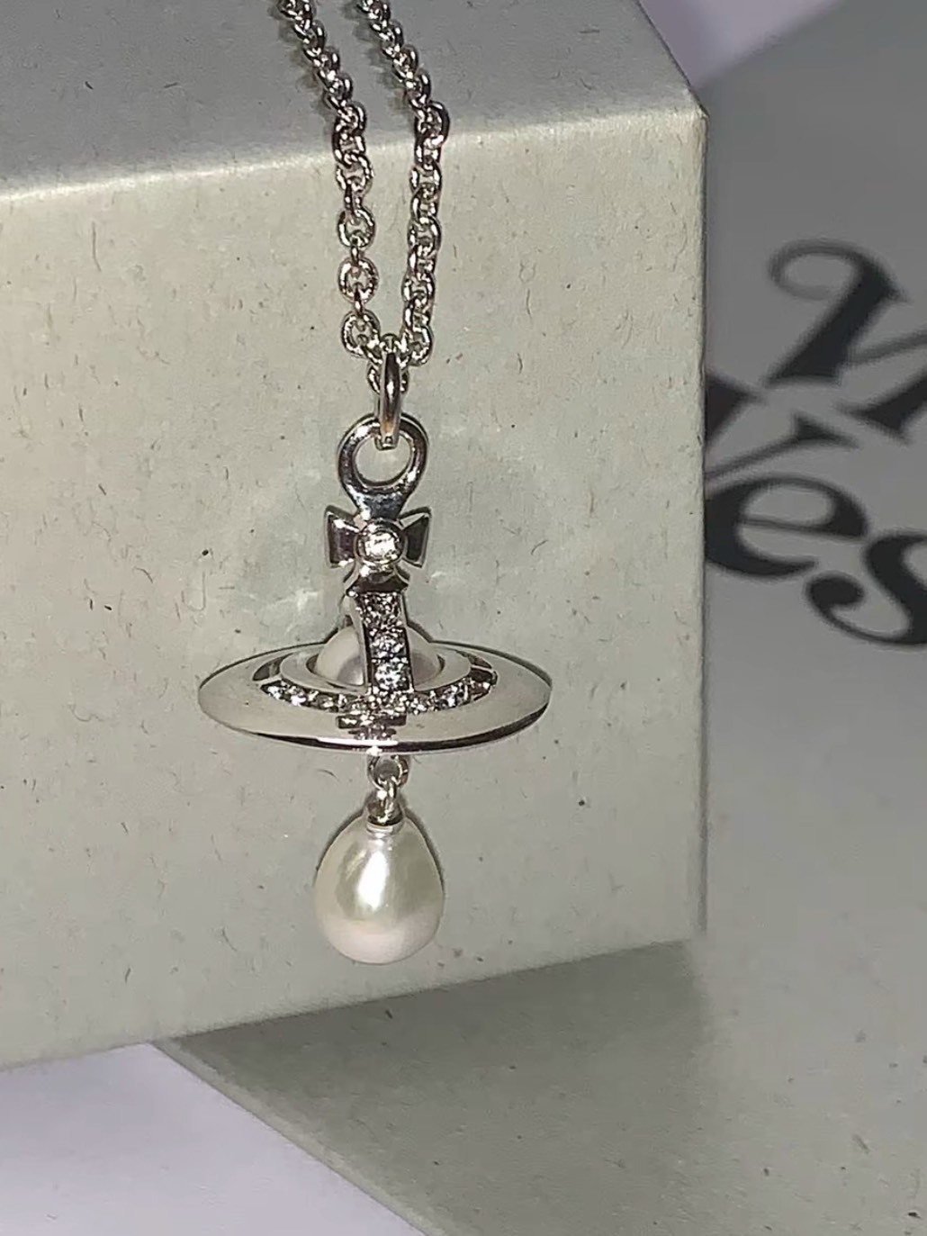 VIVIENNE WESTWOOD ALEKSA PENDANT NECKLACE 西太后珍珠巴洛克土星項鍊