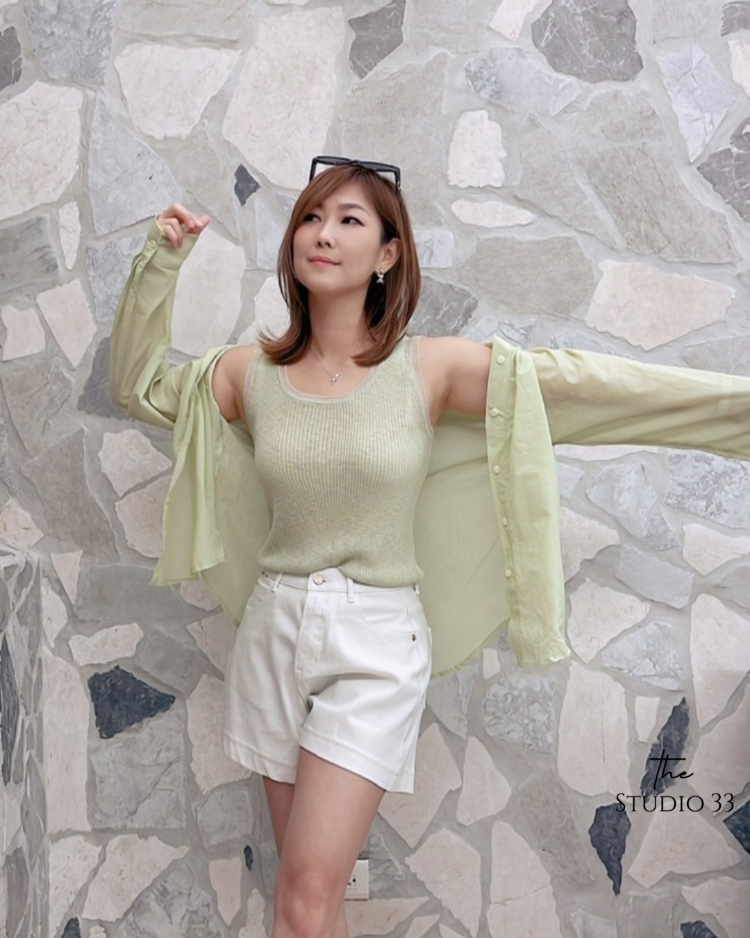 Nellie&Co百搭白色顯瘦A字短褲