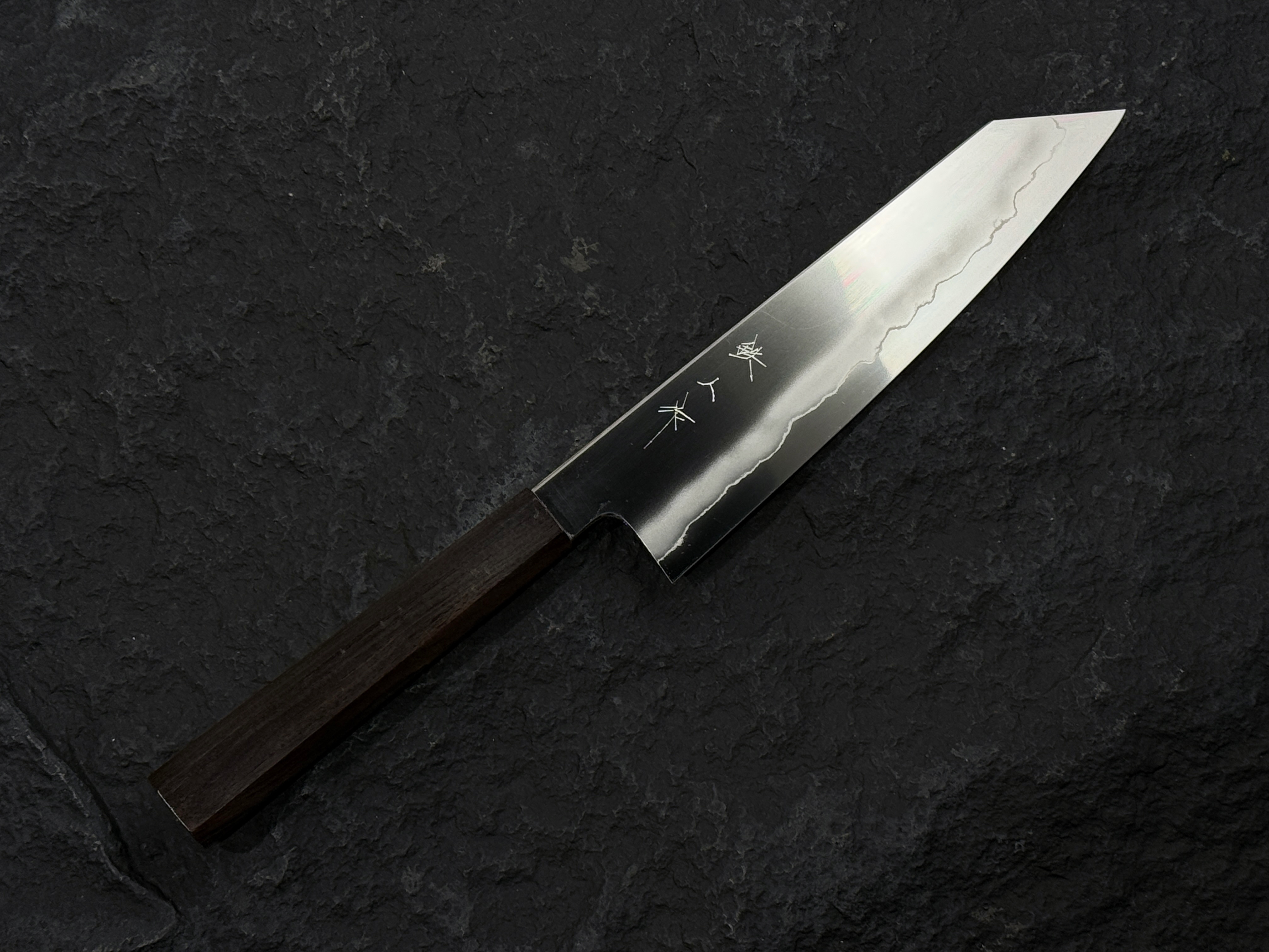 鉄人作 鍛造 銀三鋼 浮刃仕上 切付牛刀 黑檀柄