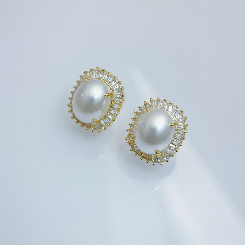 橢圓貝珠皇冠耳夾