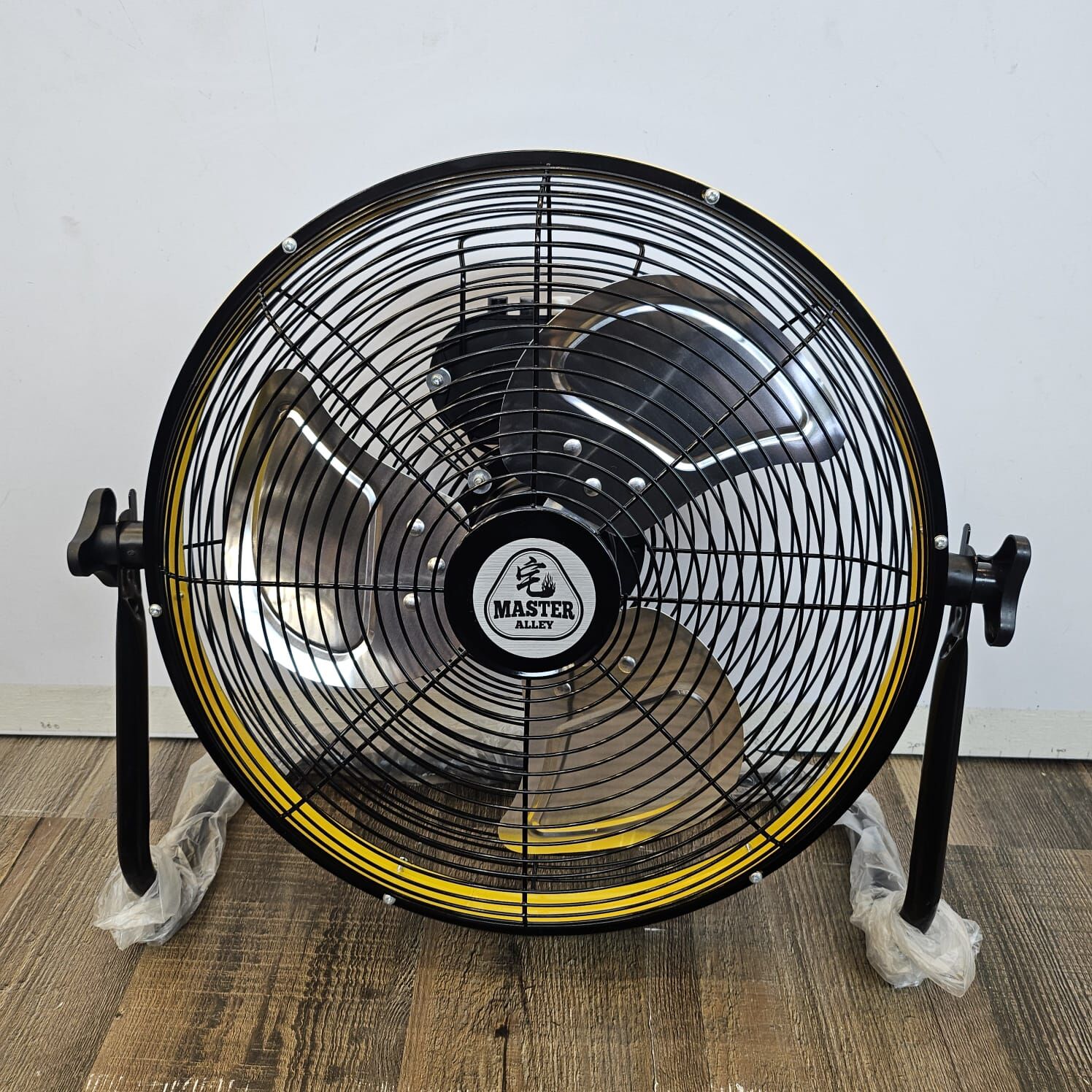 WOODMAN FAN 14寸   WMF - 014 鋰電 / 濕電兩用風扇