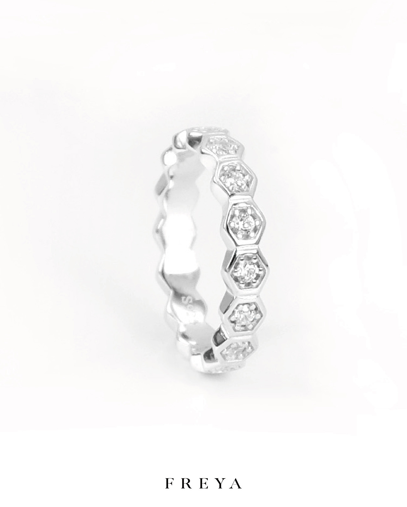 FREYA 六角滿鑽莫桑戒指