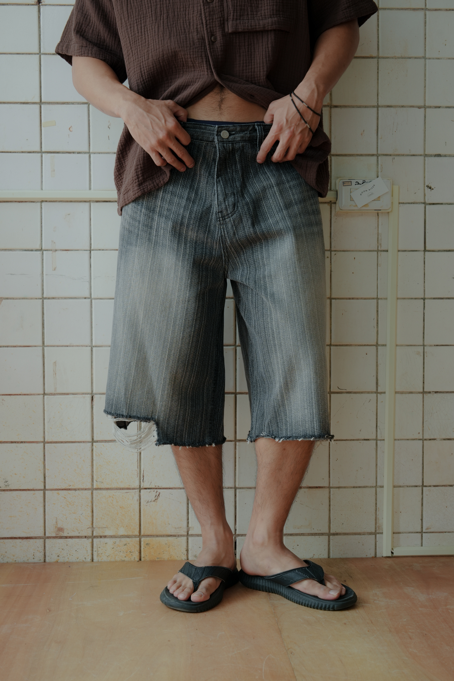 【Unisex】Distressed Stripe Denim Pants #短褲