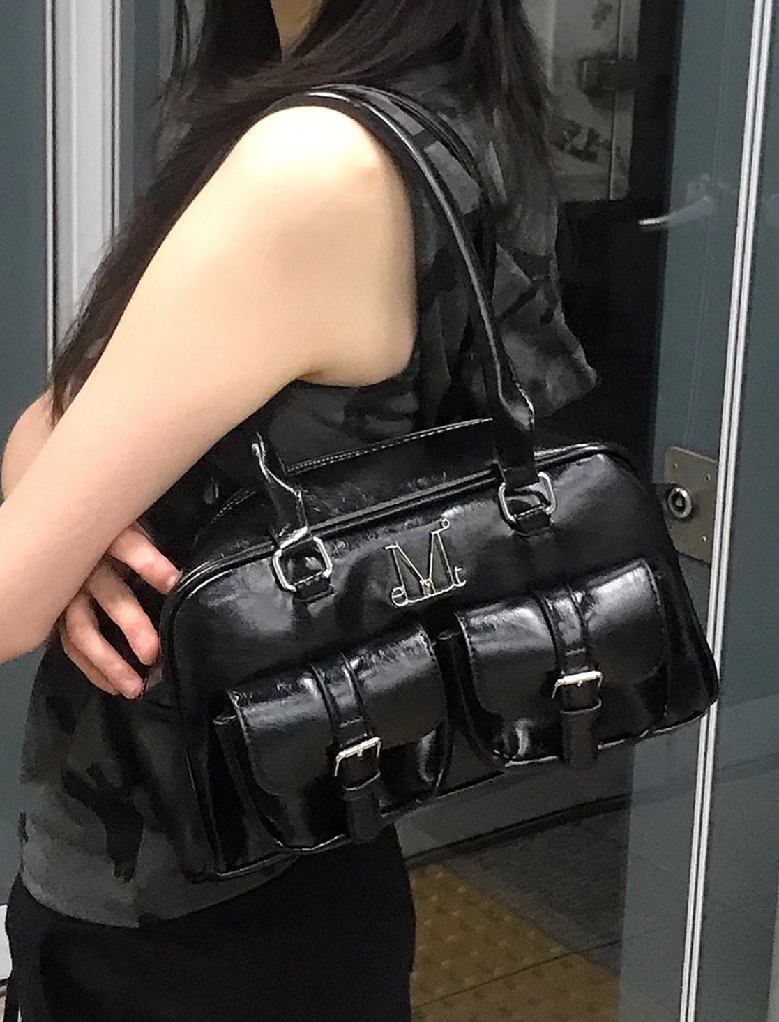 🇰🇷𝐌𝐮𝐜𝐞𝐧𝐭 銀標Logo口袋單肩包