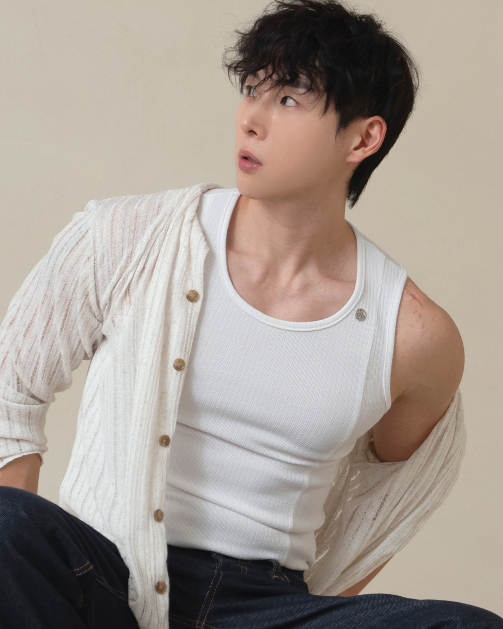 圓領亞麻開襟衫