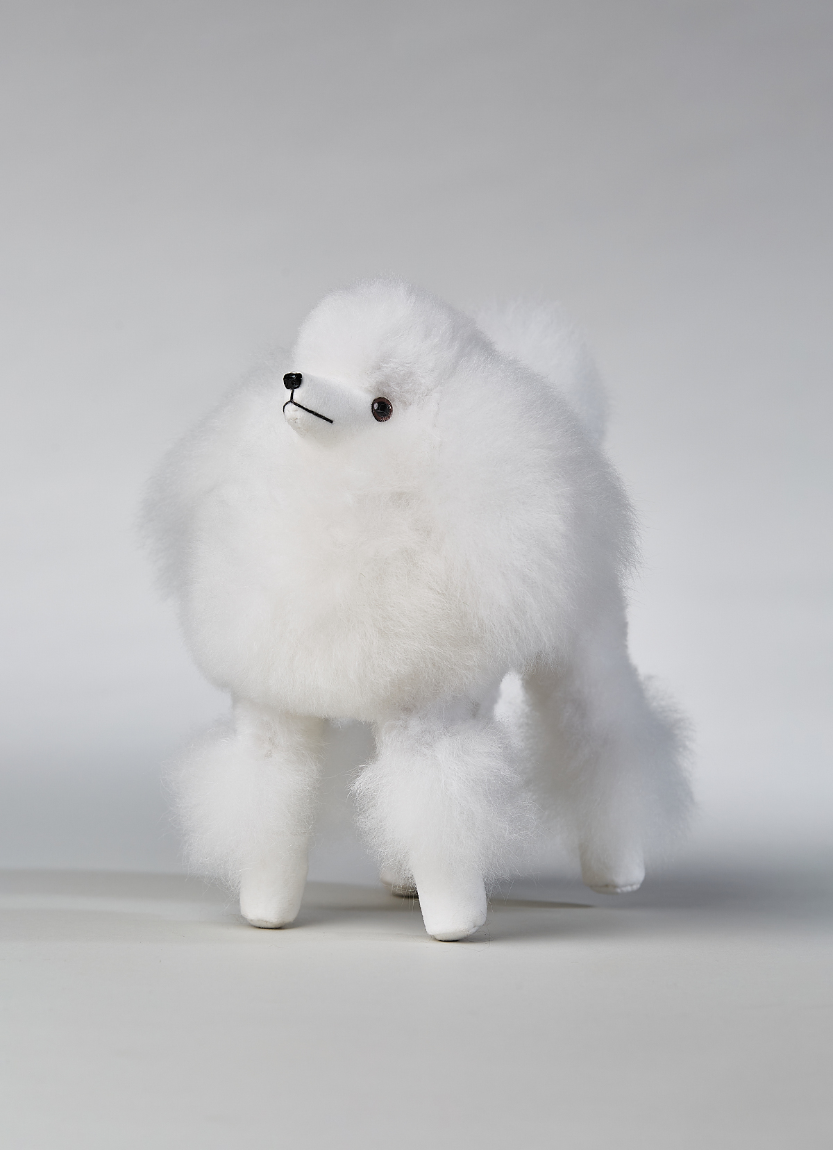 ST.MALO 秘魯工匠手工天然羊駝毛貴賓娃娃 23CM-2593PD-白