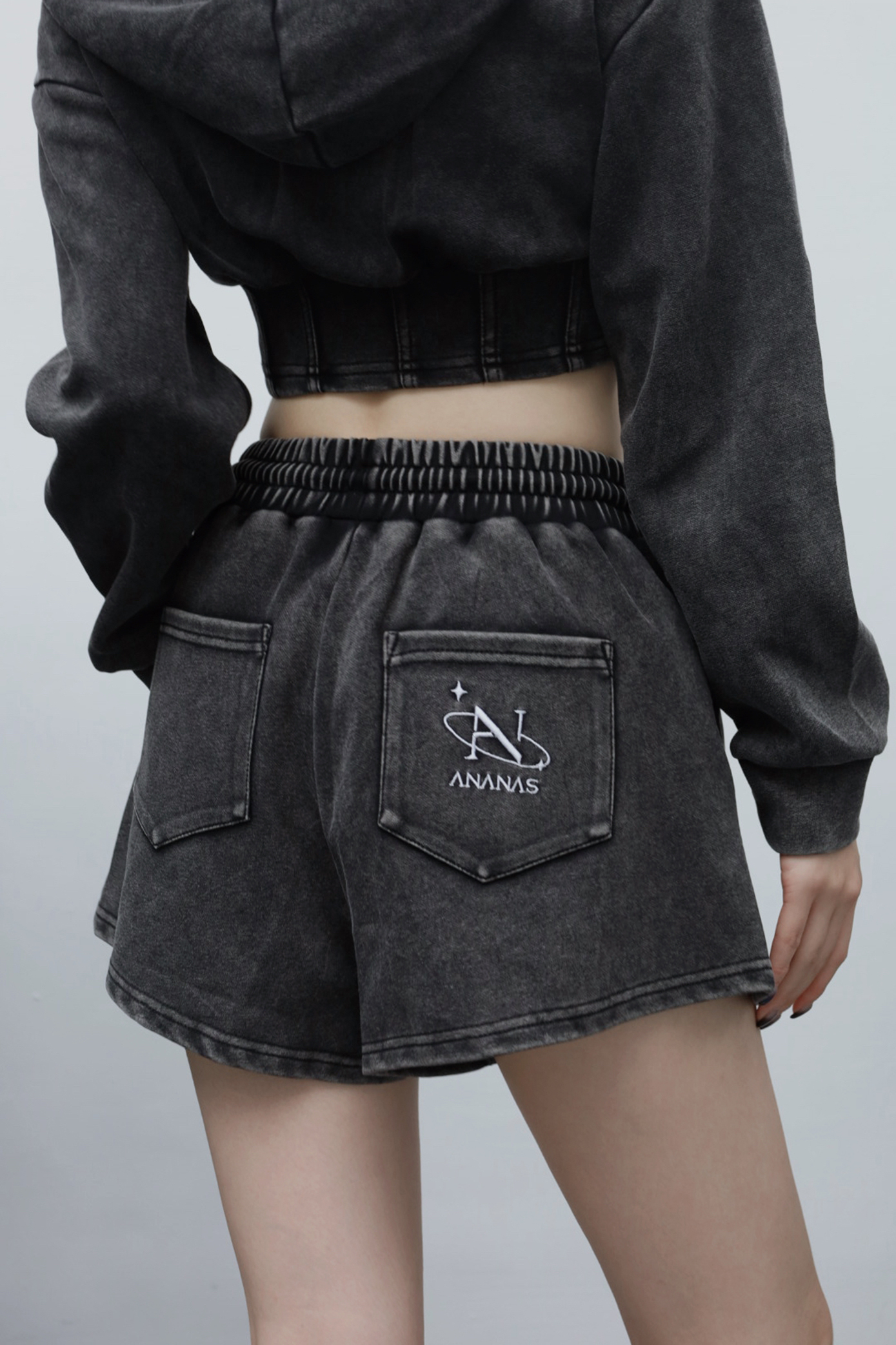 [ Ananas設計款✨] 品牌刺繡棉短褲