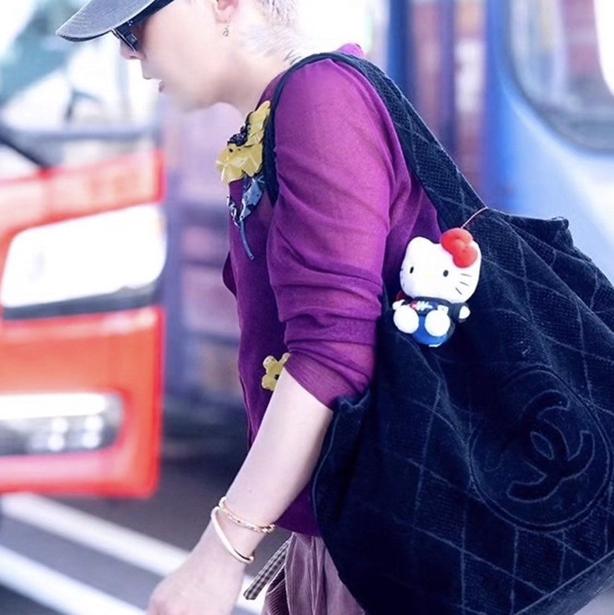 GD同款 Jisoo同款 Sanrio 三麗鷗 Hello Kitty 凱蒂貓 長腿 HELLO KITTY 坐姿 曬傷 學生妹 豹紋 珍珠 庫洛米 美樂蒂 娃娃掛飾 吊飾