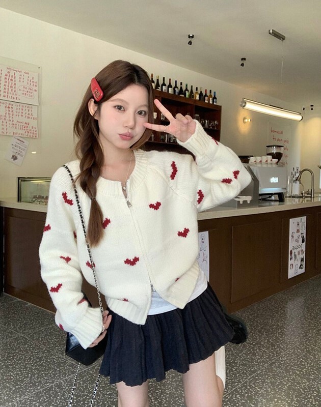 Sweet Minimalist Heart Knit Zip-Up Cardigan