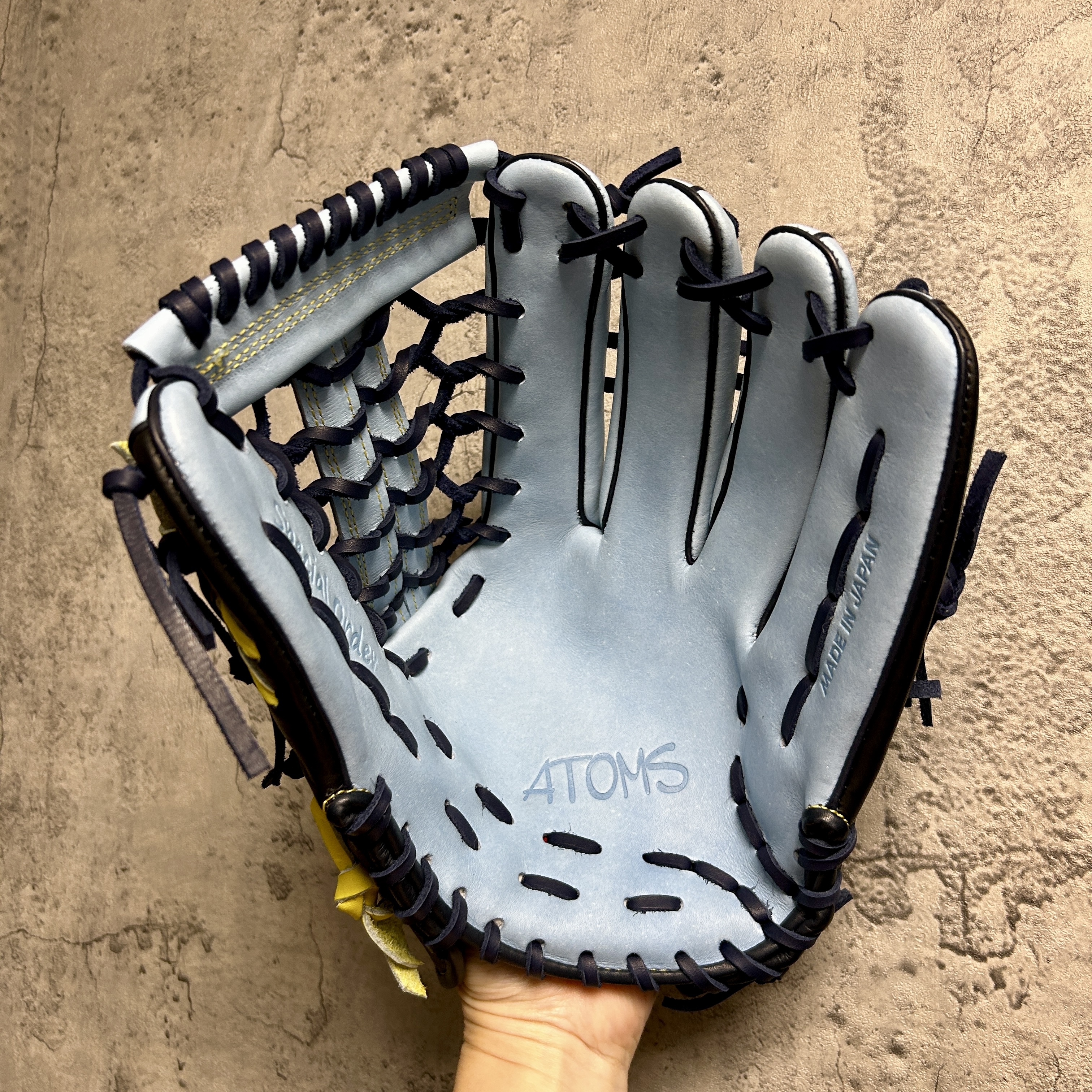 【照片分享】ATOMS 硬式 外野 APL-NE702