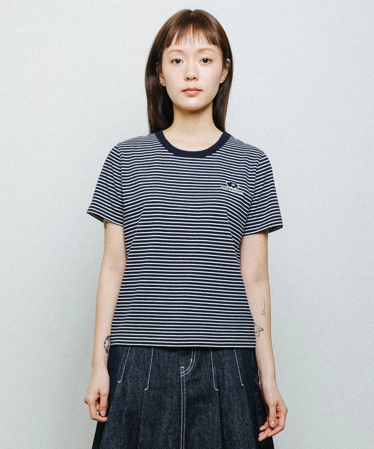 DAISY SYNDROME EMBROIDERY STRIPE TEE