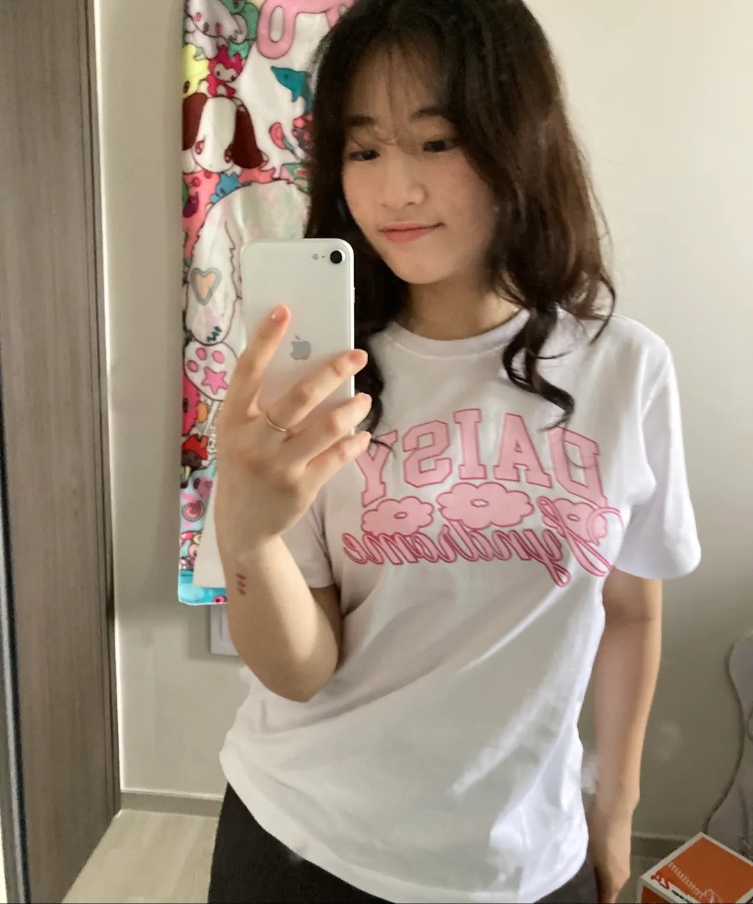 DAISY SYNDROME CRAYON ARCH TEE