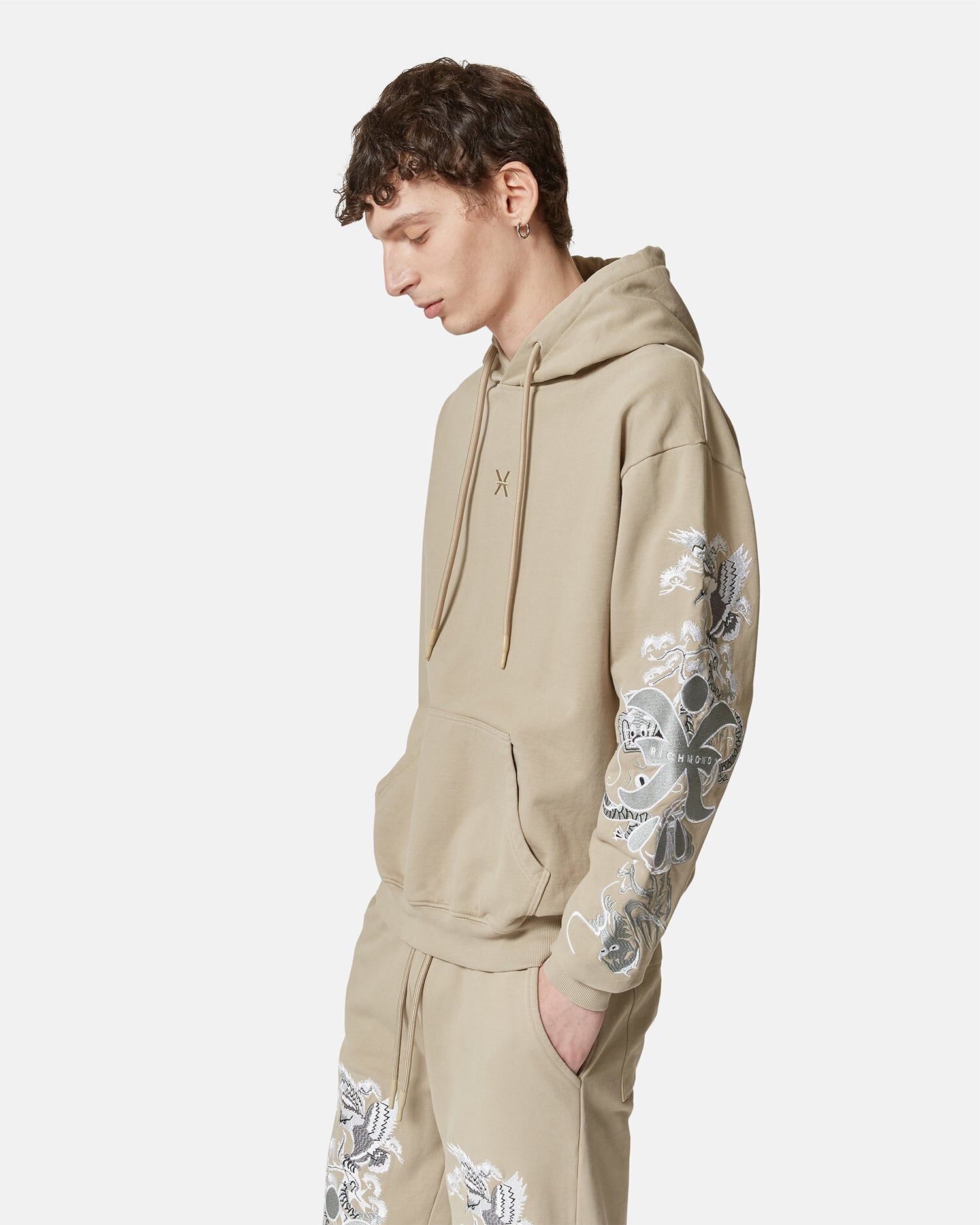 【RICHMOND X】刺繡連帽長袖衛衣