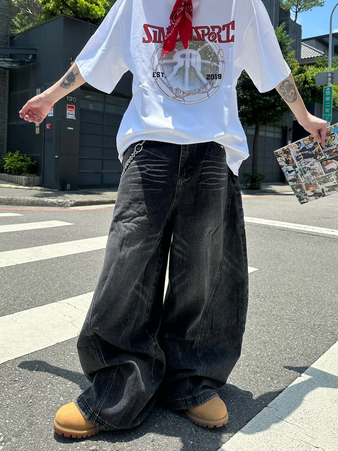 SIMON MADE BW-2513 鬆弛感 貓鬚 極光 彎刀 牛仔褲