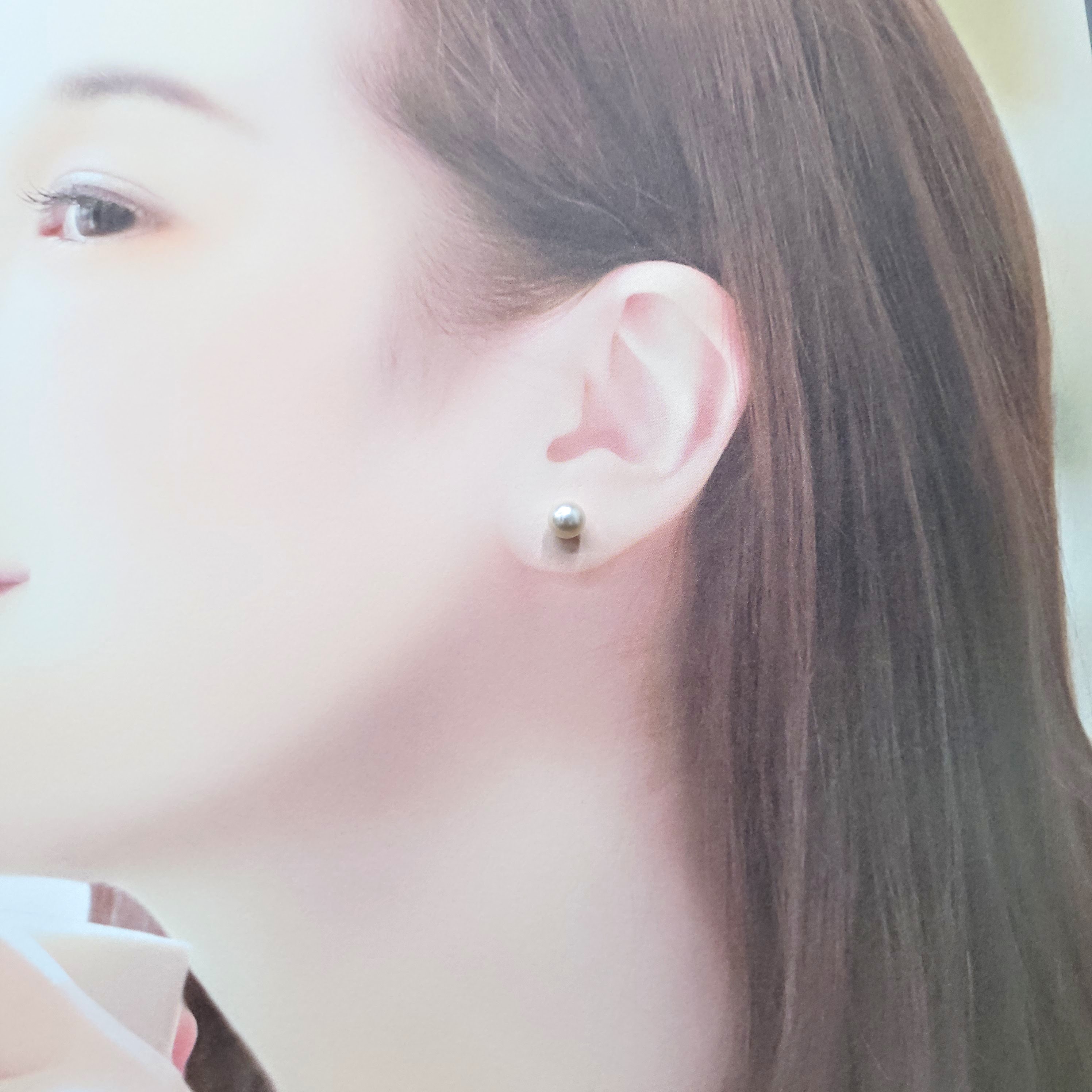 18K White Gold Pearl Earrings