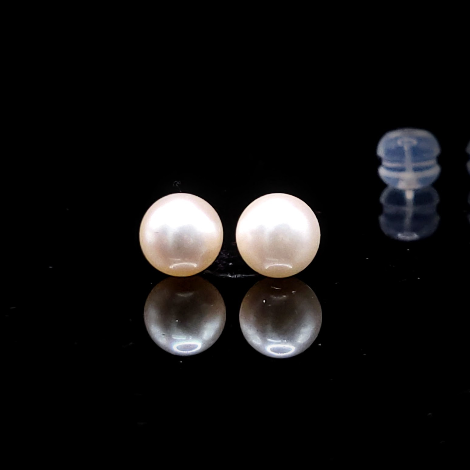 18K White Gold Pearl Earrings
