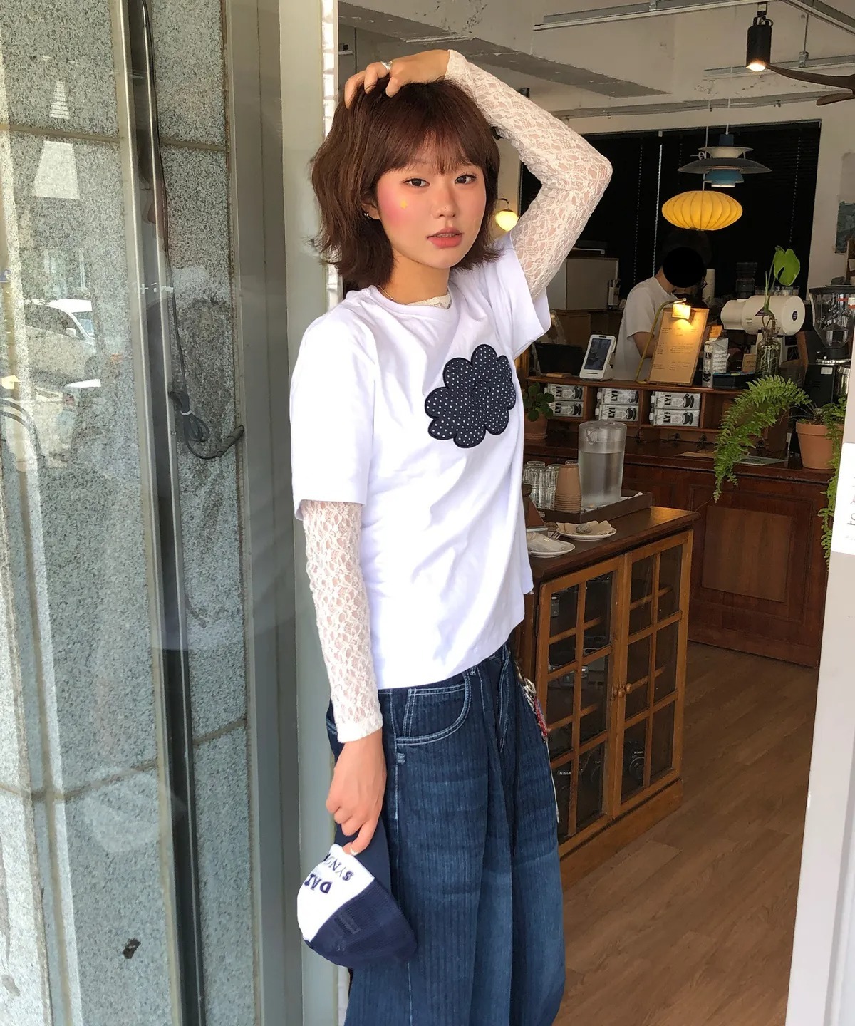 DAISY SYNDROME ESSENTIAL APPLIQUE TEE