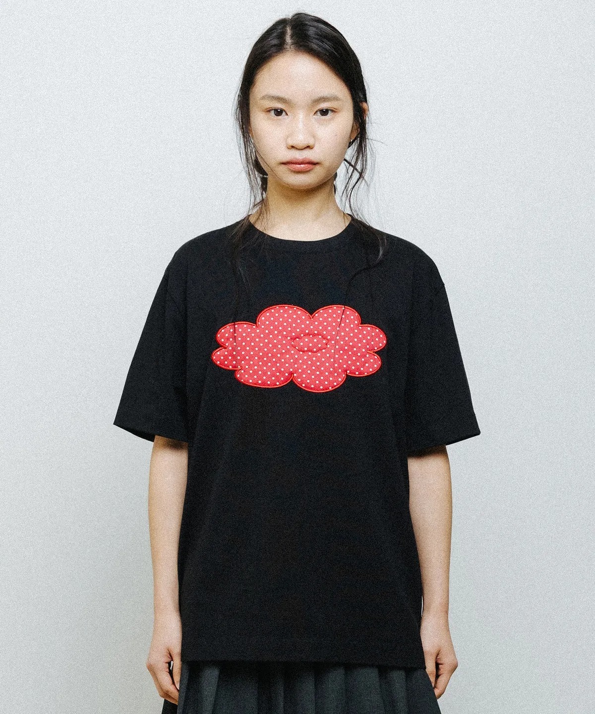 DAISY SYNDROME ESSENTIAL APPLIQUE TEE
