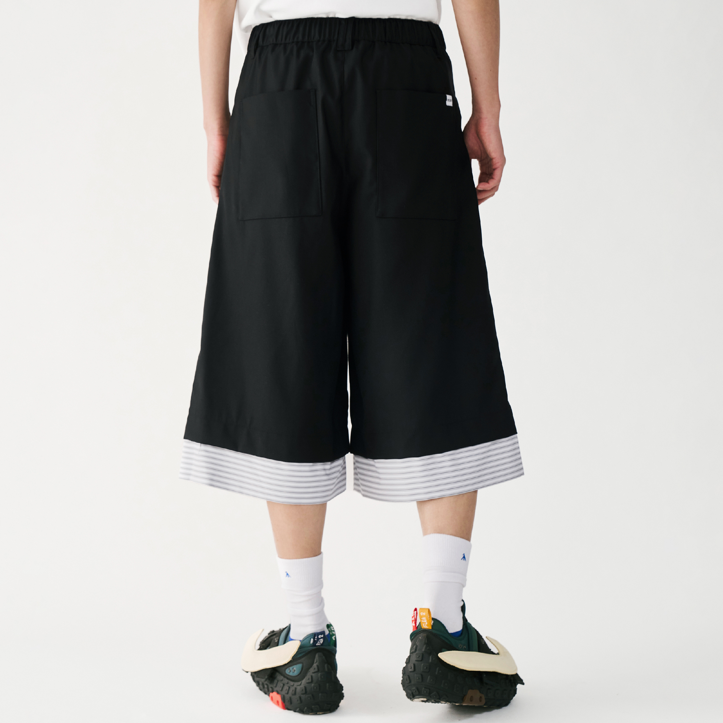 MELSIGN Cropped Wide Shorts