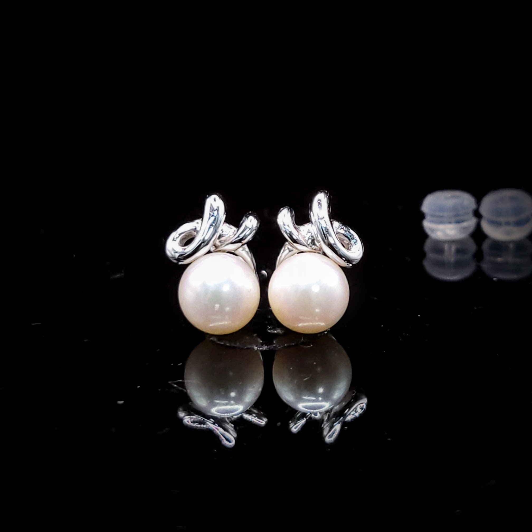 14K White Gold Pearl Earrings